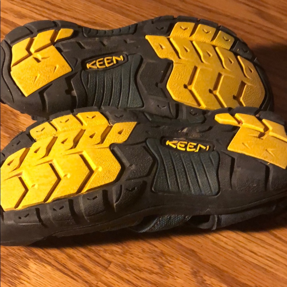 Sandals - Picture 4 of 5